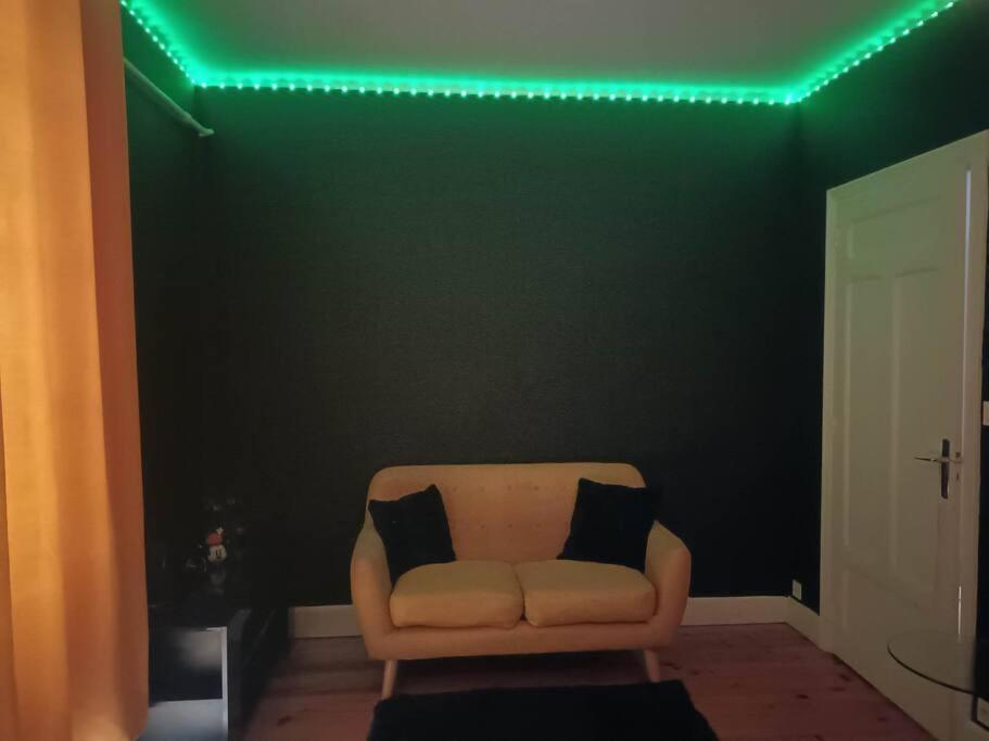 L'Appart De Babou Rez De Chaussee Parking Free Draps Wifi Thiers Kültér fotó
